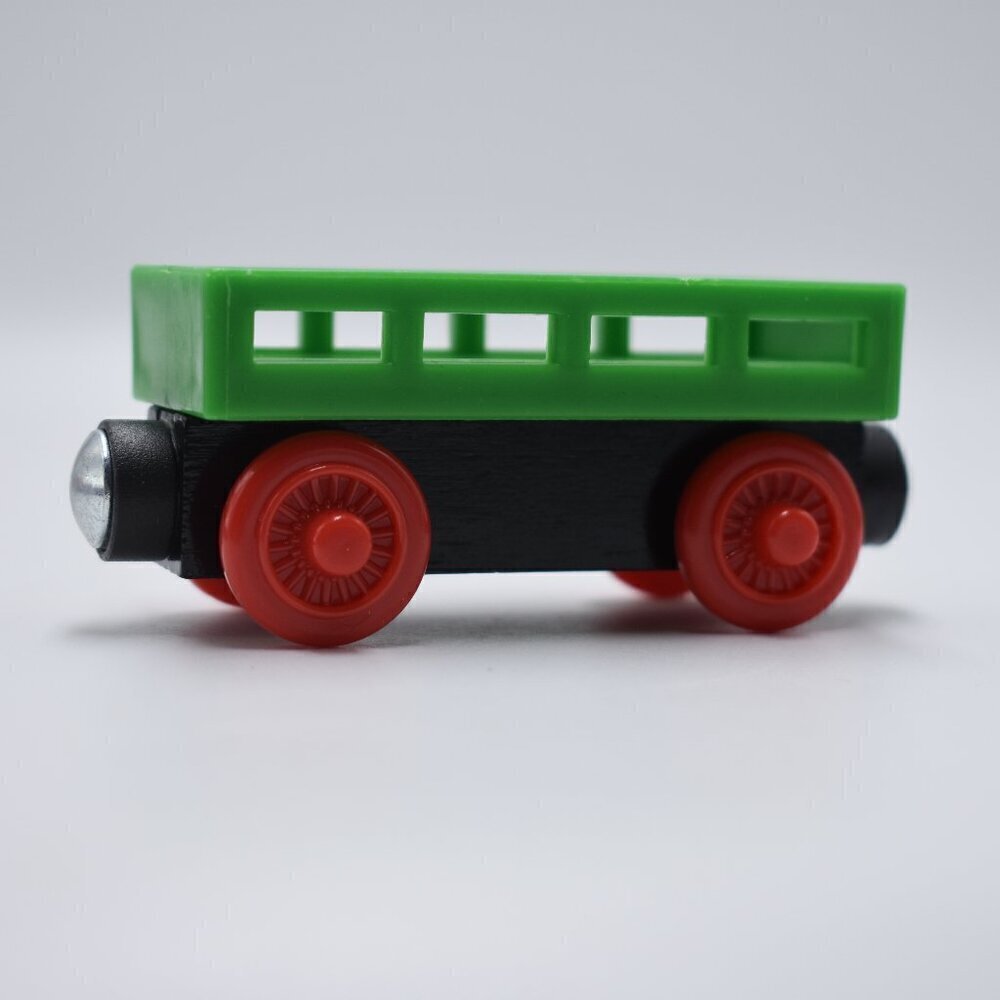 Thomas & Friends Wooden Railway Little Engine SANTA`S DELIVERY COACH 2012
